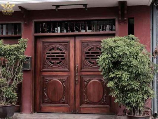 99+ mẫu cổng gỗ 2 cánh đẹp [HOT 2022]