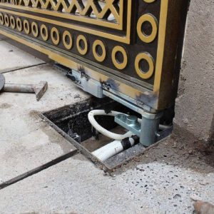 bản lề tự động cổng nhôm đúc