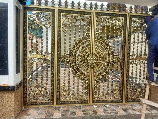 Top 10 mẫu cửa cổng nhôm đúc 4 cánh ưa chuộng hiện nay 19 cổng nhôm đúc 4 cánh