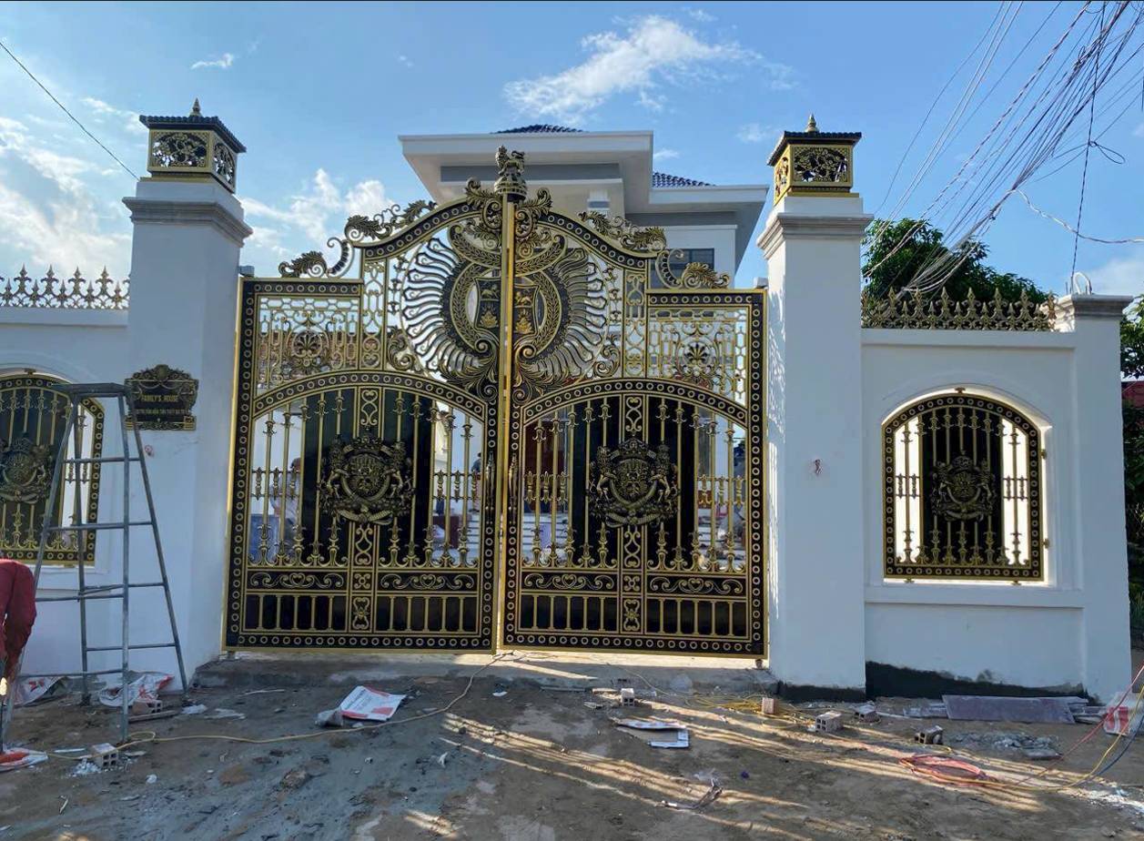 Cổng nhôm đúc buckingham