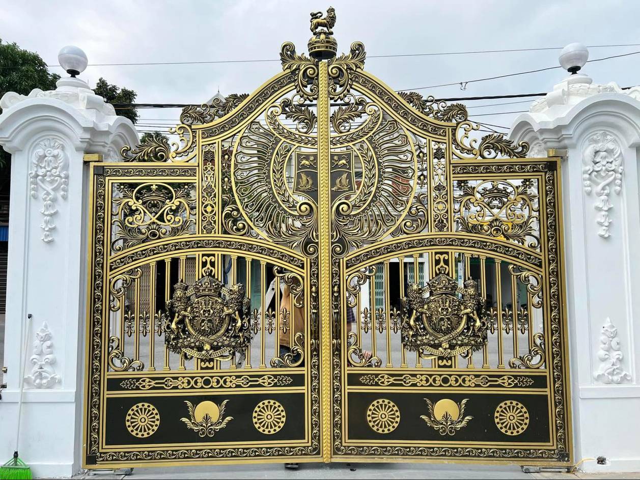 Cổng nhôm đúc buckingham