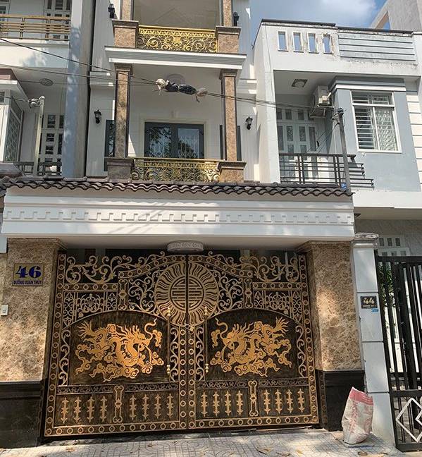 cổng sắt giả nhôm đúc