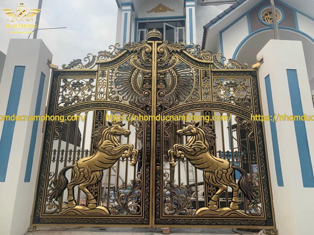Giá cổng nhôm đúc Nam Định 17 cổng nhôm đúc biệt thự
