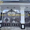 Cổng nhôm đúc màu bạc 1 cổng nhôm đúc màu bạc
